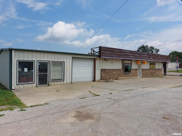 Listing Image #3 - Others for sale at 823 S 10TH Street, Mt Vernon IL 62864
