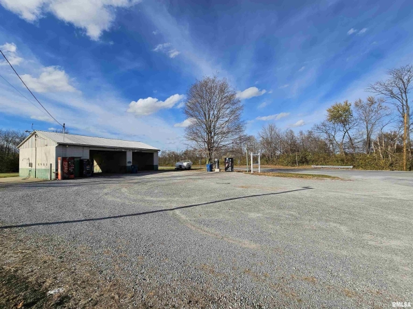 Listing Image #1 - Others for sale at 406 N 7TH Street, Dahlgren IL 62828
