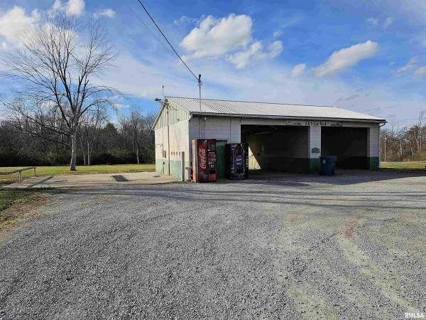 Listing Image #3 - Others for sale at 406 N 7TH Street, Dahlgren IL 62828