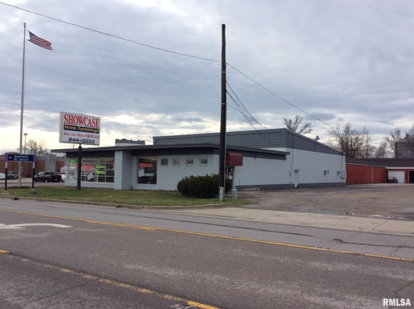 Listing Image #1 - Others for sale at 1121 Veterans Memorial Drive, Mt Vernon IL 62864