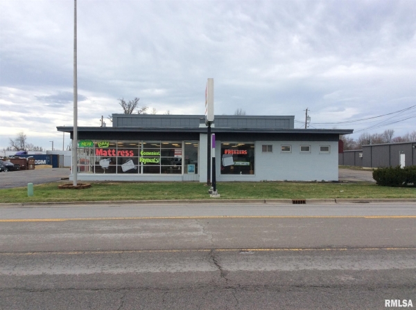 Listing Image #3 - Others for sale at 1121 Veterans Memorial Drive, Mt Vernon IL 62864