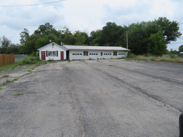 Listing Image #3 - Industrial for sale at 7670 Chase Lane, Jeffersonville KY 40337