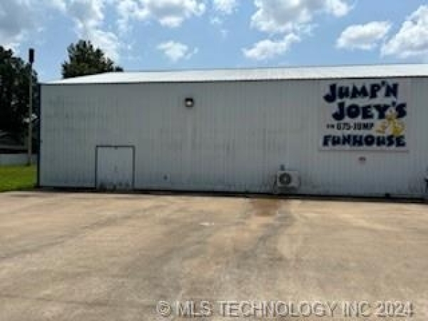 Listing Image #2 - Industrial for sale at 1008 D Street, Commerce OK 74339