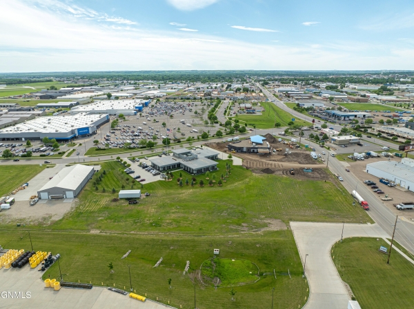 Listing Image #3 - Others for sale at 3101 Rock Island Place, Bismarck ND 58504