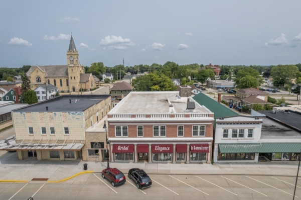Listing Image #2 - Retail for sale at 172 W WISCONSIN Avenue, KAUKAUNA WI 54130