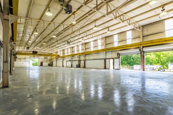 Listing Image #3 - Industrial for sale at 820 Binfield Rd, Maryville TN 37801