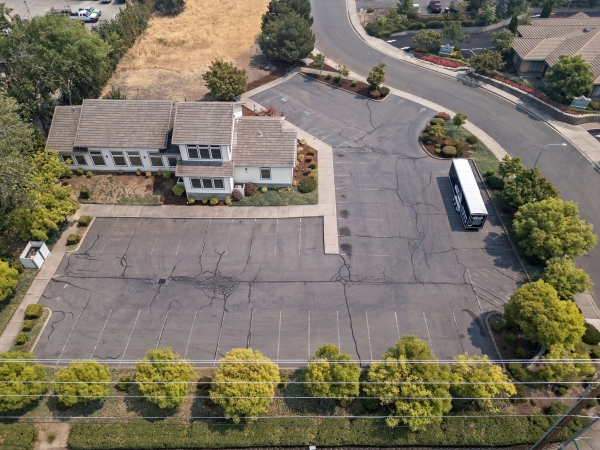 Listing Image #2 - Others for sale at 3882 Crater Lake Avenue, Medford OR 97504