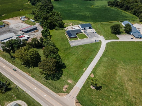 Listing Image #3 - Industrial for sale at 4519 Alton Commerce Parkway, Alton IL 62002