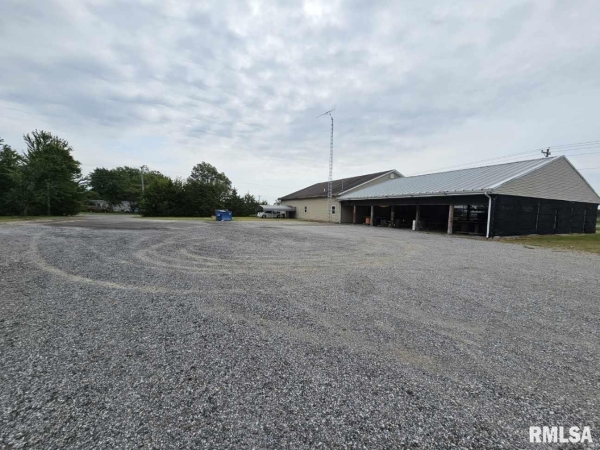 Listing Image #2 - Others for sale at 805 County Highway 9 Highway, Sims IL 62886