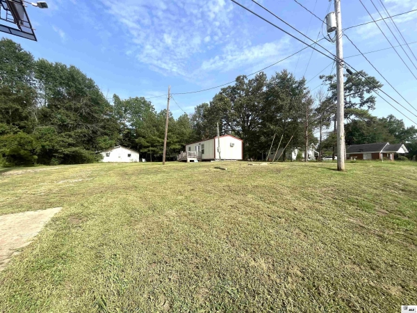 Listing Image #1 - Office for sale at 7215 HIGHWAY 165, Columbia LA 71418