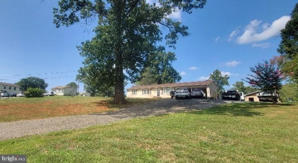 Listing Image #3 - Others for sale at 7198 Opal Road, Warrenton VA 20186