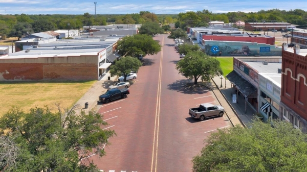 Listing Image #3 - Industrial for sale at 1136 Main Street, Commerce TX 75428