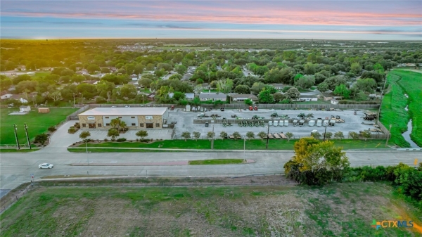 Listing Image #2 - Industrial for sale at 3202 Miori Lane, Victoria TX 77901