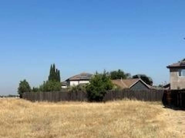 Listing Image #1 - Others for sale at 5275 N Ensanada, Fresno CA 93723