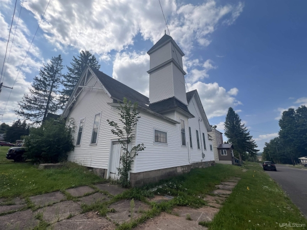 Listing Image #1 - Retail for sale at 400 S. Moore St., Bessemer MI 49911