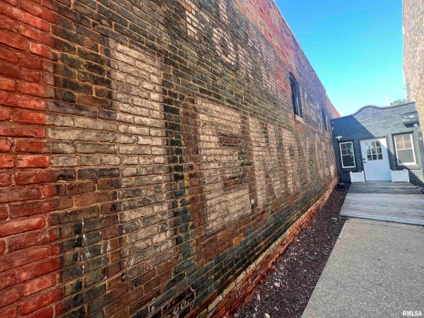 Listing Image #2 - Others for sale at 110 N 2nd Street, Clinton IA 52732