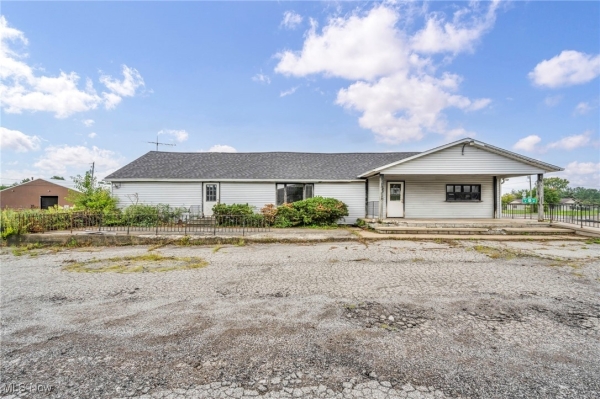Listing Image #2 - Others for sale at 40980 Butternut Park Court, Elyria OH 44035