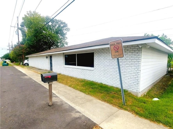 Listing Image #2 - Others for sale at 619 Henning Drive, Sulphur LA 70663
