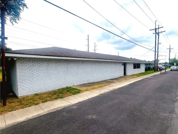 Listing Image #3 - Others for sale at 619 Henning Drive, Sulphur LA 70663