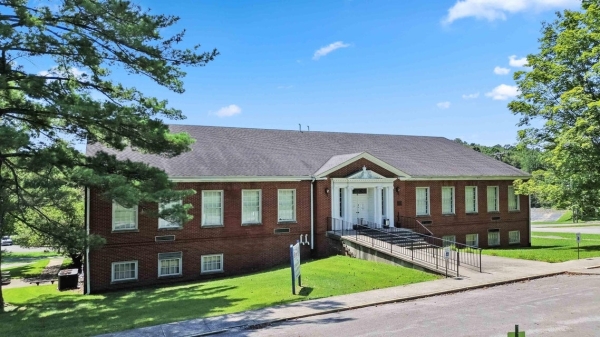 Listing Image #1 - Office for sale at 60/90 Bennett Circle, London KY 40741