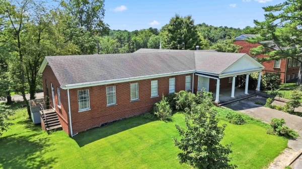 Listing Image #2 - Office for sale at 60/90 Bennett Circle, London KY 40741