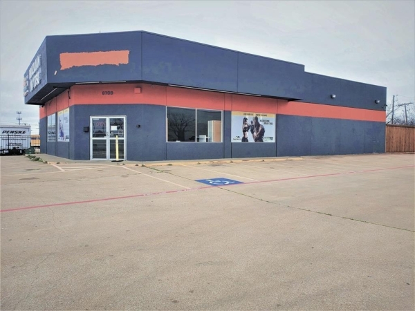 Listing Image #3 - Retail for sale at 6709 Rufe Snow Drive, Watauga TX 76148