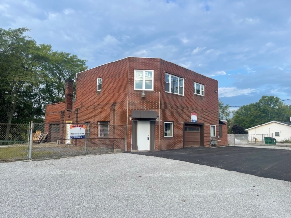 Listing Image #1 - Retail for sale at 2627 Waynesburg Dr. SE, Canton OH 44707