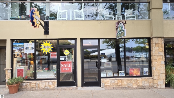 Listing Image #2 - Retail for sale at 413 Bridge Street, Charlevoix MI 49720