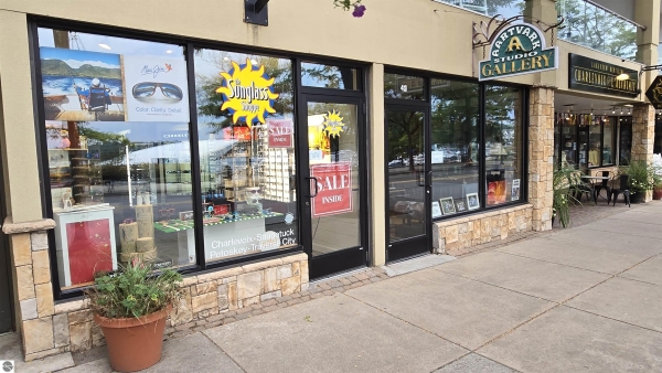 Listing Image #3 - Retail for sale at 413 Bridge Street, Charlevoix MI 49720