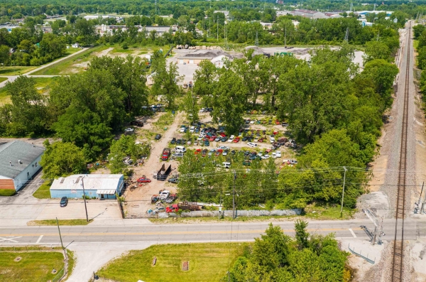 Listing Image #2 - Others for sale at 2712 Covington Road, Fort Wayne IN 46802