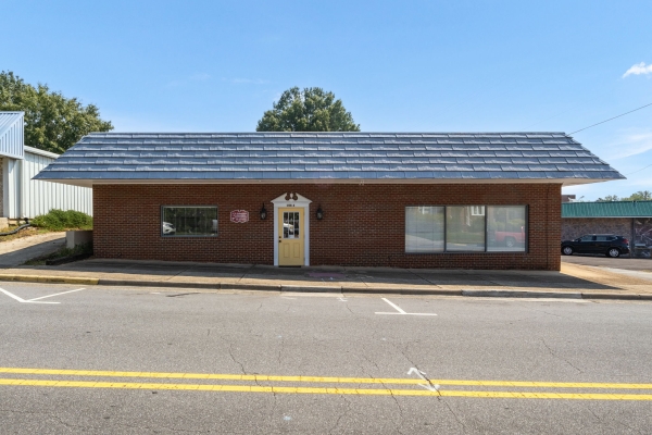 Listing Image #2 - Office for sale at 108 Franklin St, Madison NC 27025