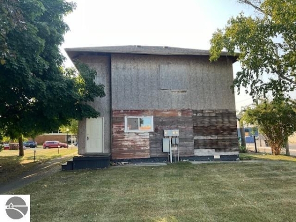 Listing Image #2 - Others for sale at 318 Woodworth Avenue, Alma MI 48801
