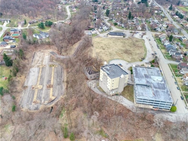 Listing Image #3 - Others for sale at 600 Jefferson, Jeannette PA 15644