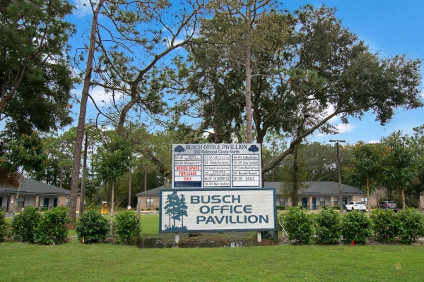 Listing Image #3 - Office for sale at 550 N Balmoral Cir, Jacksonville FL 32218