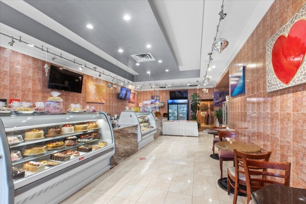 Listing Image #3 - Retail for sale at 6310 W Cermak, Berwyn IL 60402