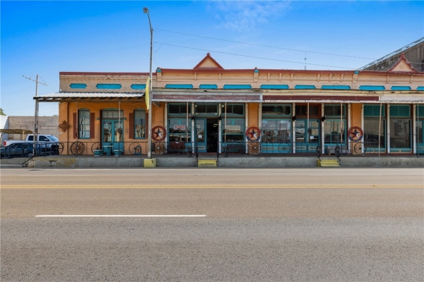 Listing Image #1 - Retail for sale at 404 Main, Calvert TX 77837