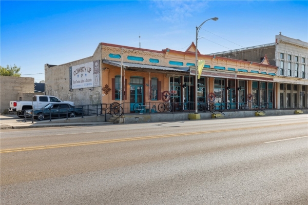 Listing Image #2 - Retail for sale at 404 Main, Calvert TX 77837