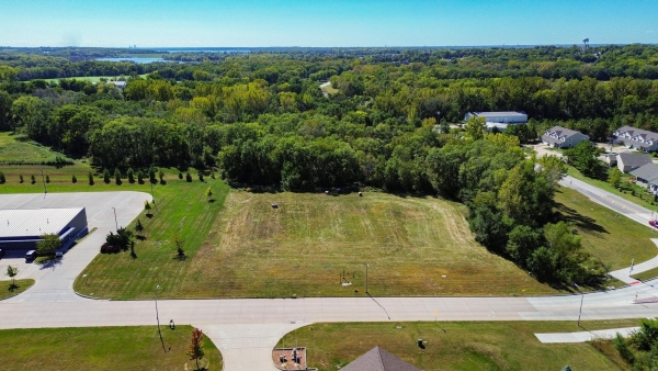 Listing Image #3 - Retail for sale at 108 E Vista Lake Avenue, Polk City IA 50226
