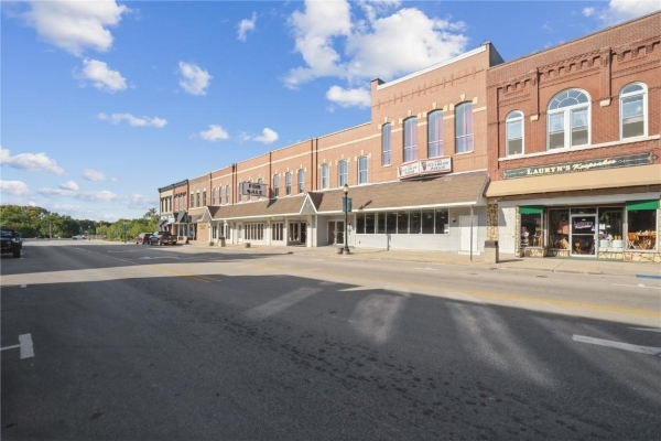 Listing Image #3 - Others for sale at 107 Franklin Street, Manchester IA 52057