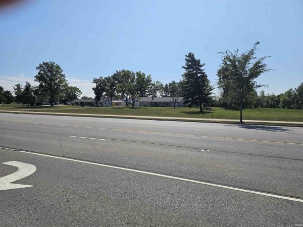 Listing Image #1 - Others for sale at 8735 Illinois Road, Fort Wayne IN 46804