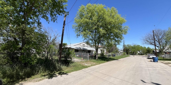 Listing Image #2 - Industrial for sale at 183 Jasmine Lane, San Antonio TX 78237