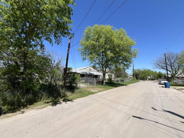 Listing Image #3 - Industrial for sale at 183 Jasmine Lane, San Antonio TX 78237