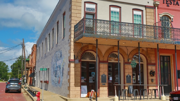 Listing Image #1 - Hotel for sale at 123 W Austin Street, Jefferson TX 75657