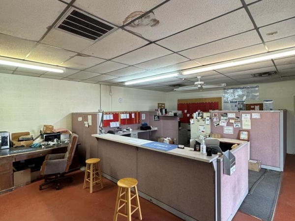 Listing Image #2 - Retail for sale at 2312 Sherwood Way, San Angelo TX 76901