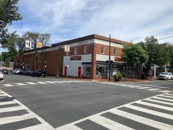 Listing Image #1 - Retail for sale at 925 Caroline Street, Fredericksburg VA 22401