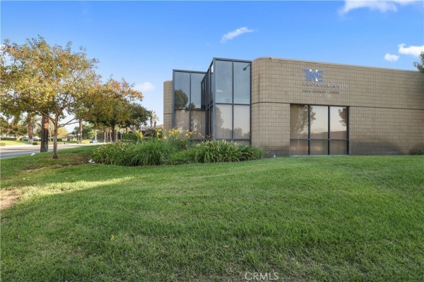 Listing Image #2 - Others for sale at 2305 Chicago Avenue, Riverside CA 92507