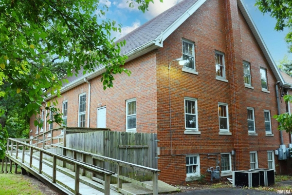 Listing Image #3 - Office for sale at 2901 N PROSPECT Road, Peoria IL 61603 Listing Image #3 - Office for sale at 2901 N PROSPECT Road, Peoria IL 61603