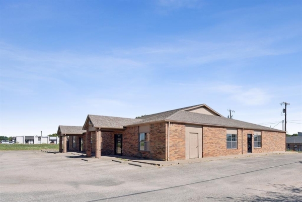 Listing Image #2 - Industrial for sale at 302 Lincoln Park Drive, Cleburne TX 76033
