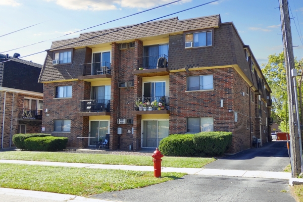Listing Image #1 - Multi-family for sale at 9826 Sayre Ave, Chicago Ridge IL 60415