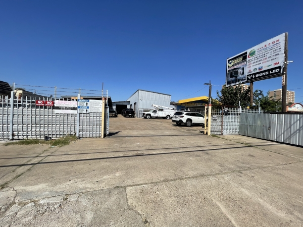 Listing Image #3 - Industrial for sale at 7636 Clarewood, Houston TX 77036